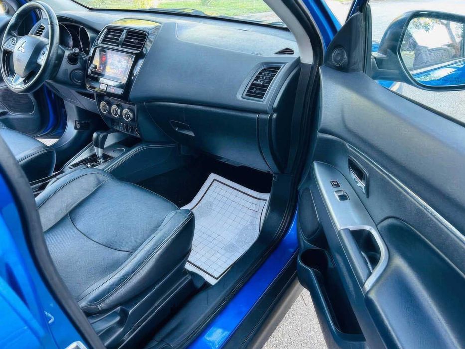 Mitsubishi Outlander      2018