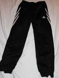Spodnie dresowe  Adidas  czarne roz 152