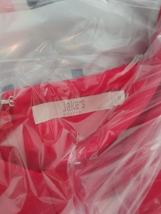 Czerwona plisowana 42 44 sukienka wesele na ramiączkach linia A dekolt