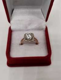 Золотое кольцо 585 пообы с бриллиантами и муассанитом