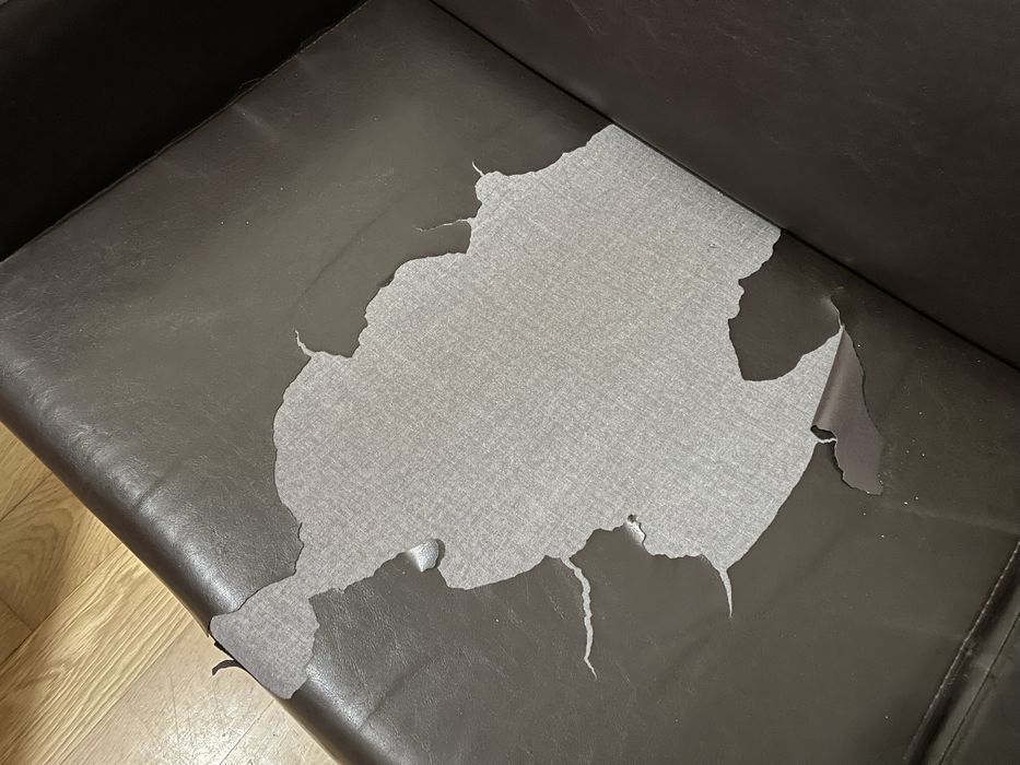 Sofa usado , com marcas de uso no acento