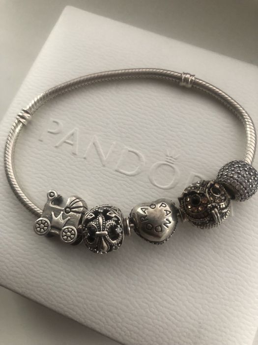 Срібний браслет Pandora Moments + 4 шарми