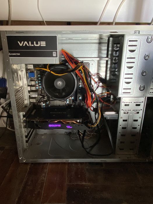 Продам ігровий компютер fx8300 rx4804gb 16gb ddr3 ssd120 hdd500 500w
