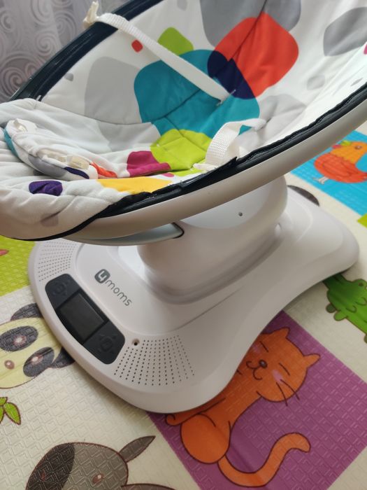 4 MOMS MAMARoo Заколисуючий центр для малюків
