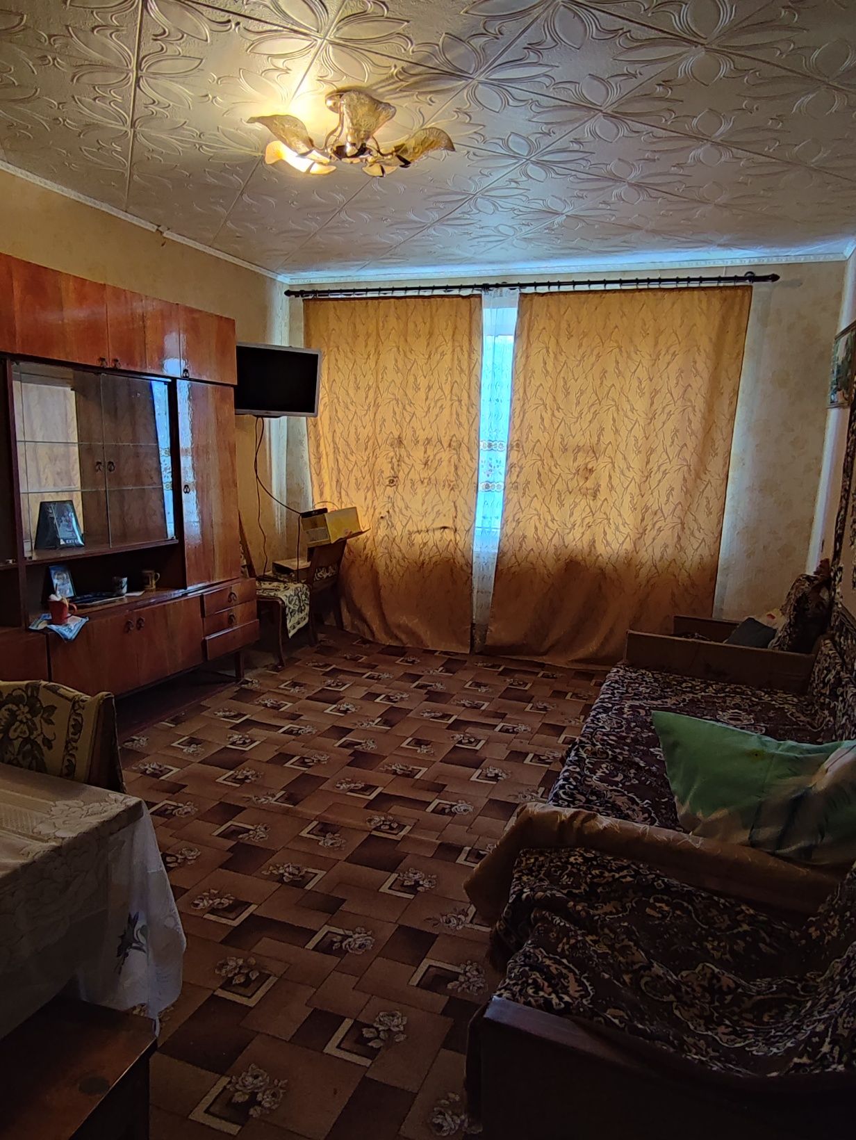 Продам пів будинку на 2 поверхи