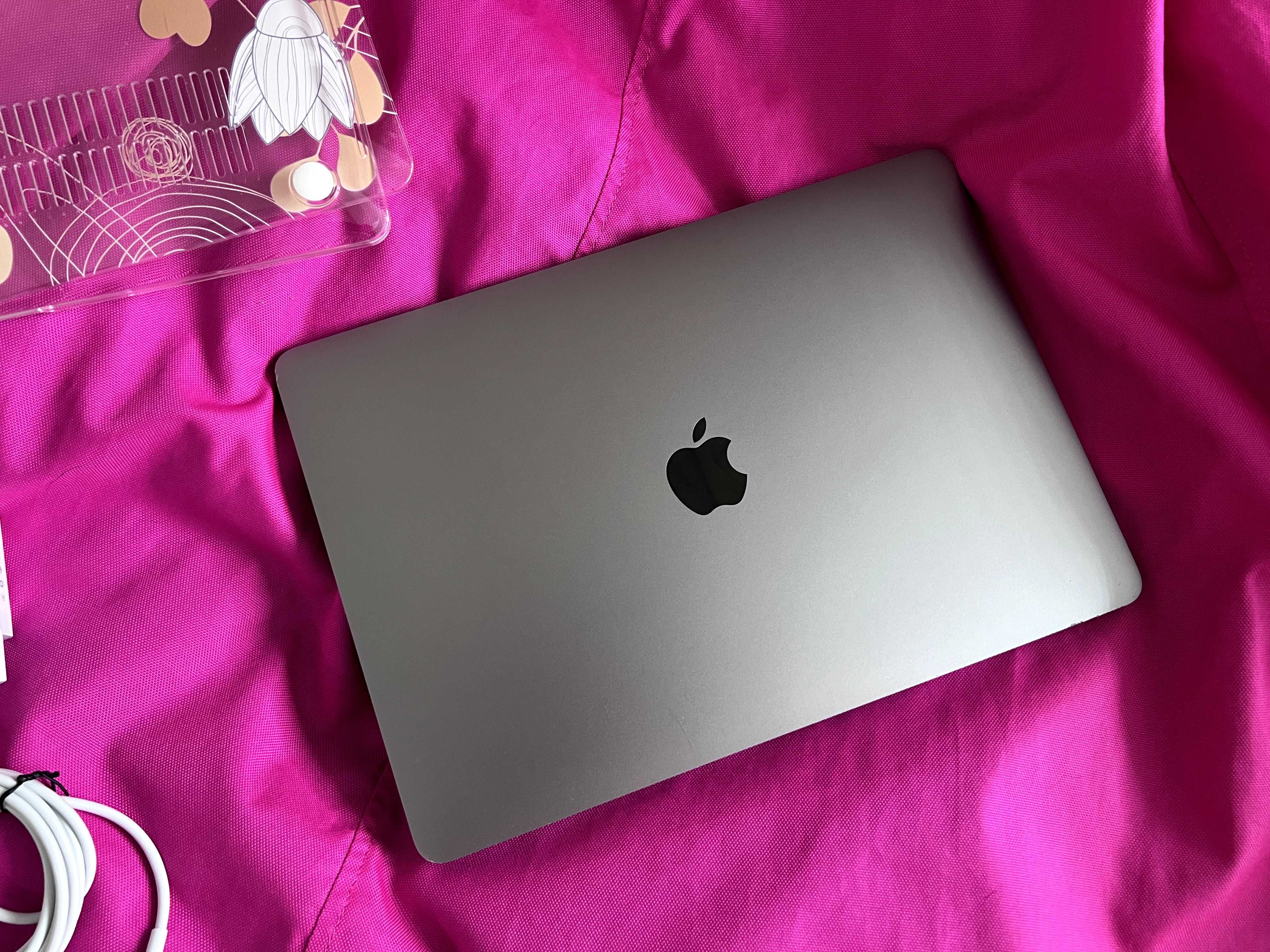 MacBook Pro 13 core i5 2.3Ghz 8GB SSD 256 2018 A1989 Space Gray