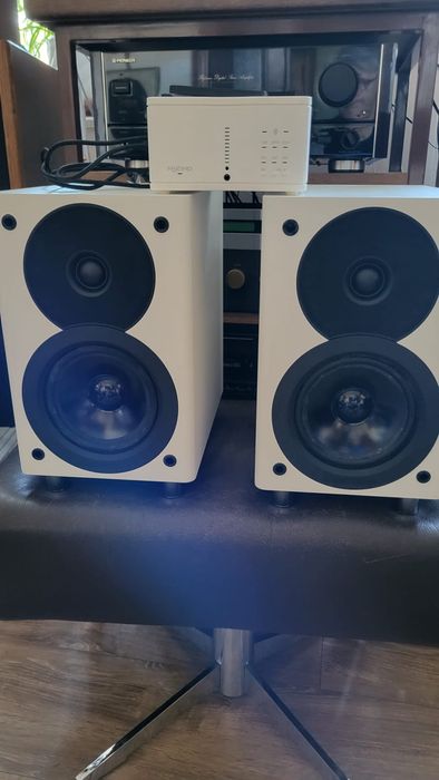 Micromega myamp wzmacniacz I kolumny