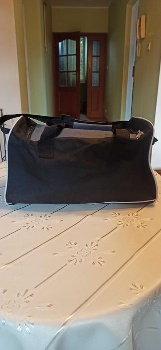 Sprzedam torbę podróżną, sportową z materiału ISL Sport.