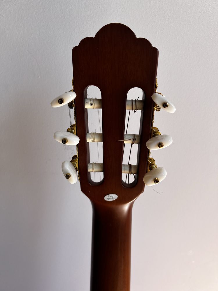 Guitarra nova com pouco uso, captador melhor do que o original