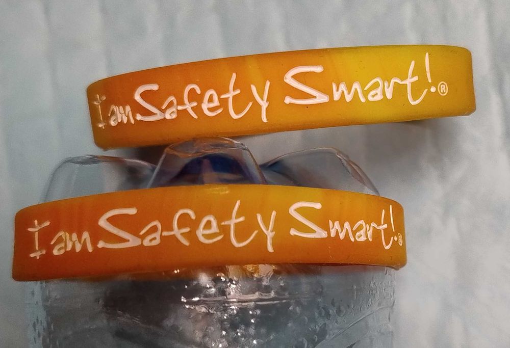 Opaska silikonowa na rękę z napisem "I am Safety Smart" Bransoletka