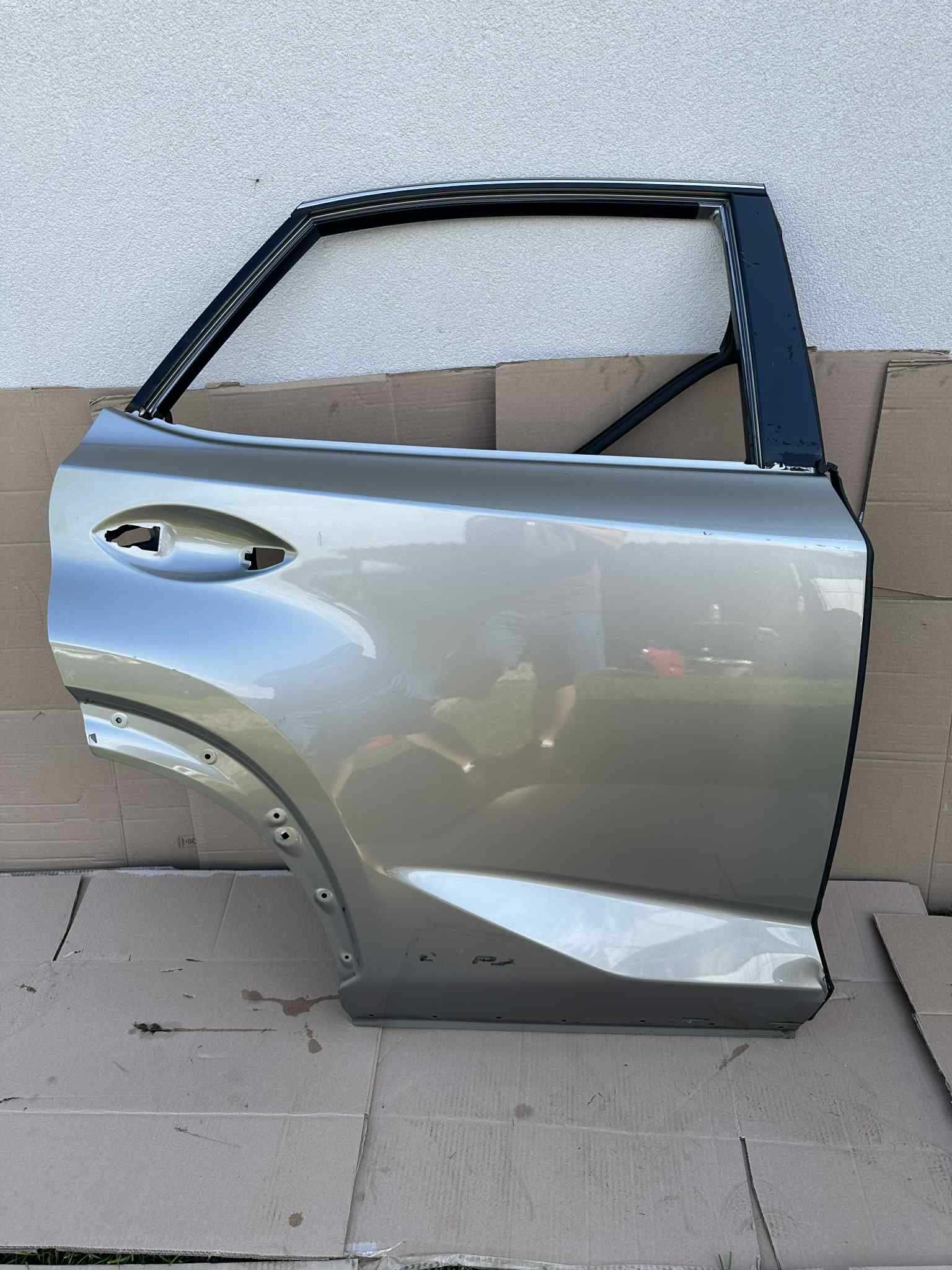 Lexus NX 14- drzwi prawe tylnie/tył