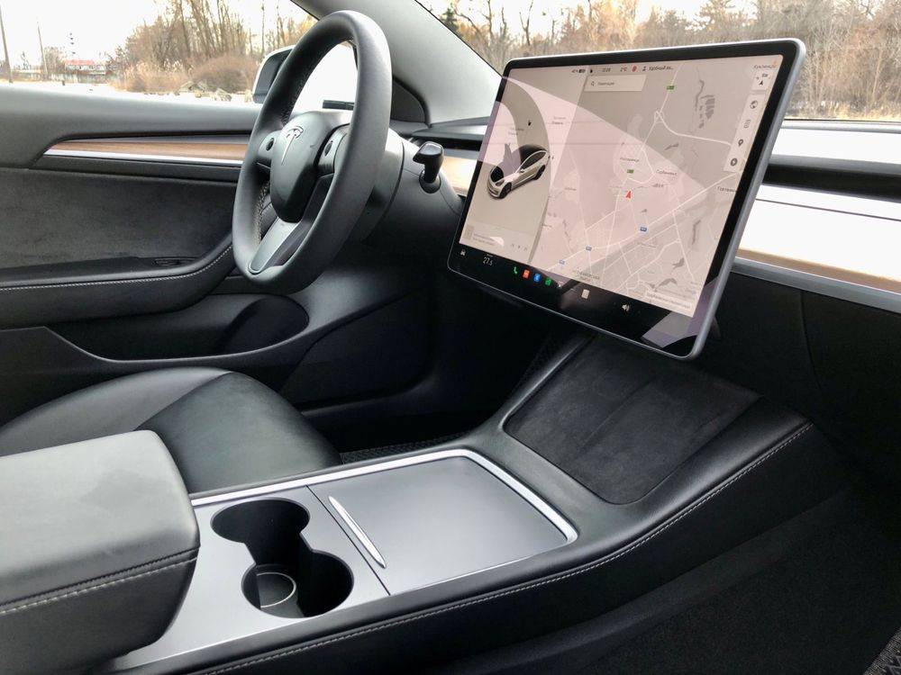Tesla Model 3 (2023)