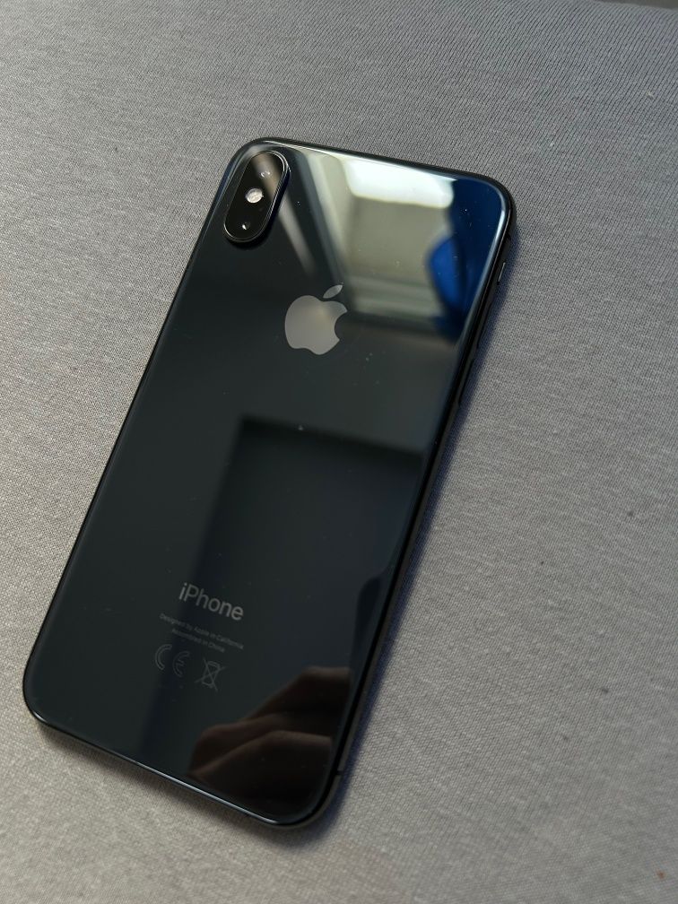 IPhone XS 64GB w bardzo dobrym stanie