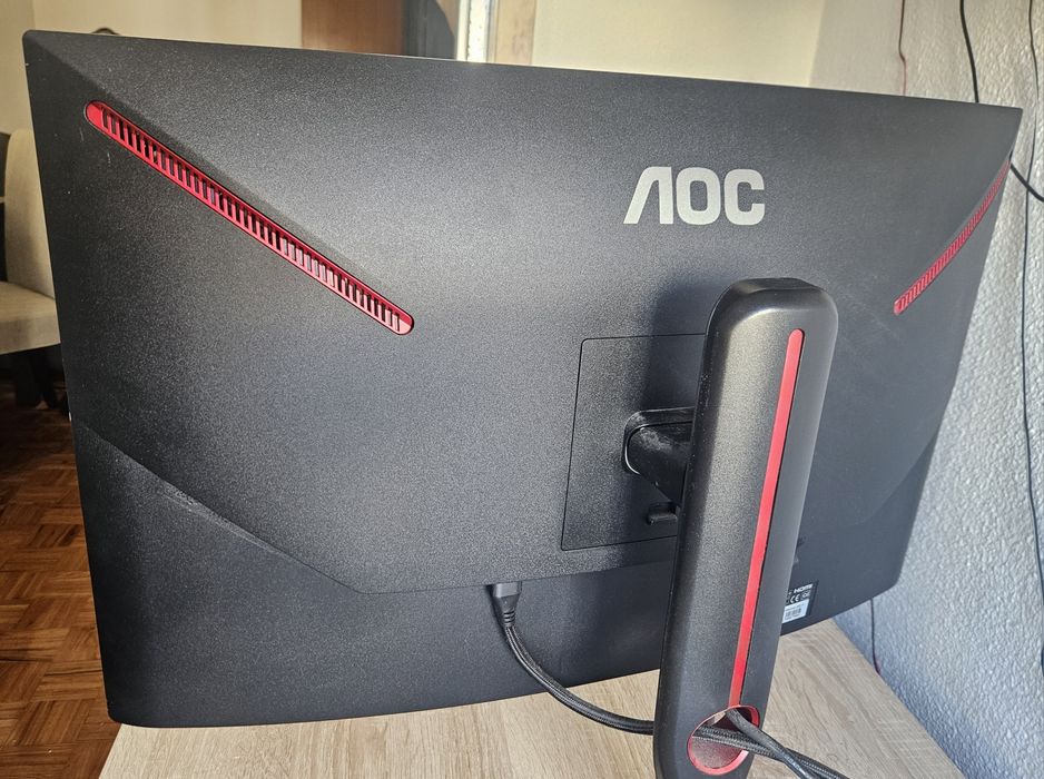 Monitor Gaming AOC Curvo 27''