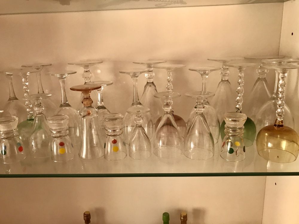 Servico de copos, jarros, taças com padrão - vintage