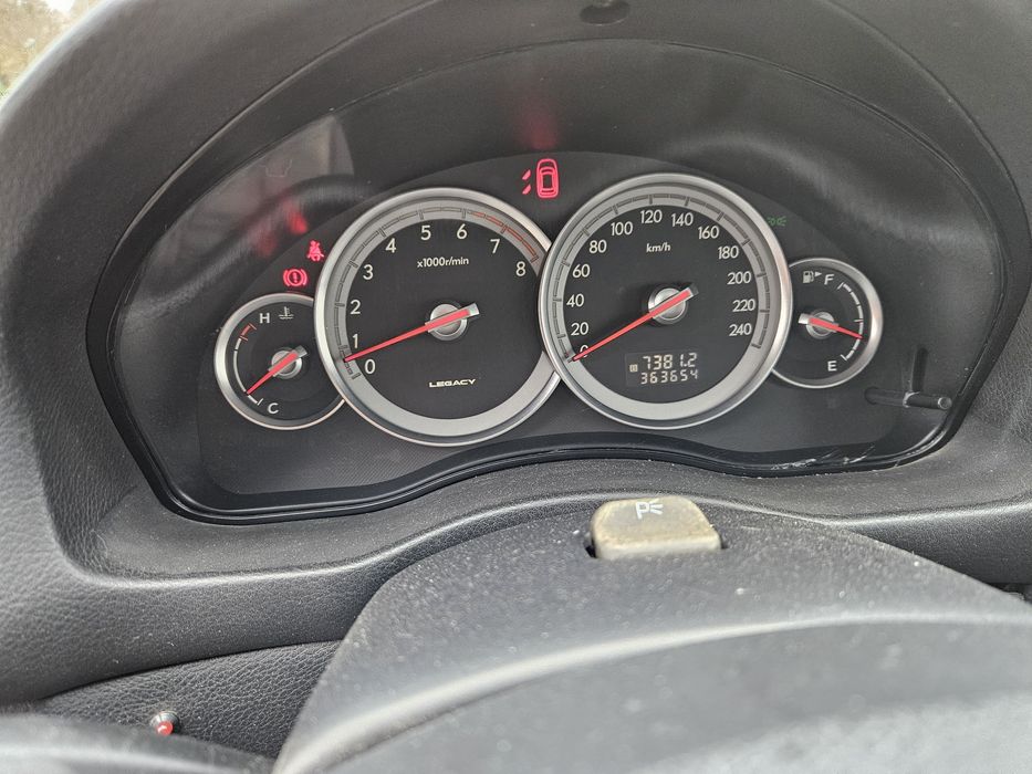 Subaru Outback 2004 рік 2.0 бензин 4×4 для військових в Україні