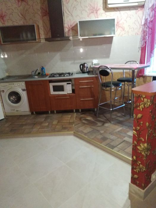 Сдаётся квартира посуточно и по часовой оплатой,центр города.