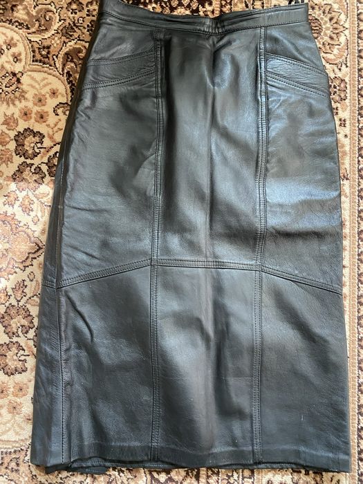 Spódnica midi i kurtka z czarnej  skóry