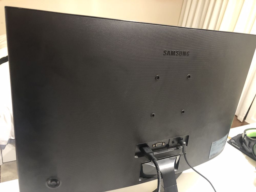 Monitor curvo samsung - C24F396FHR