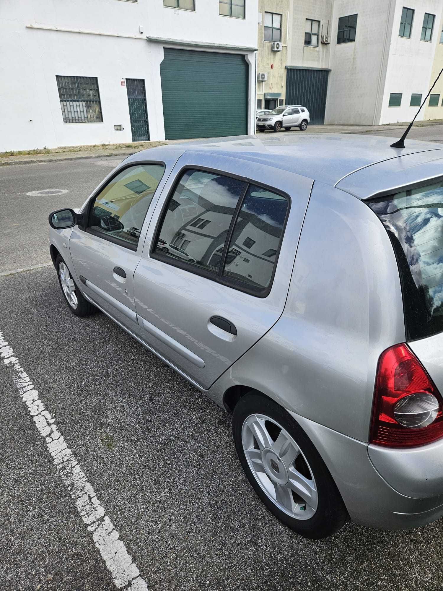 Renault Clio 2005