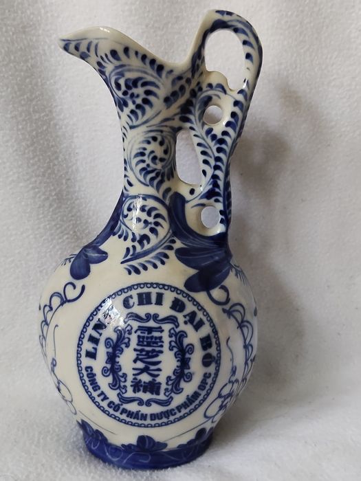 Ваза ціла, 23 см висота