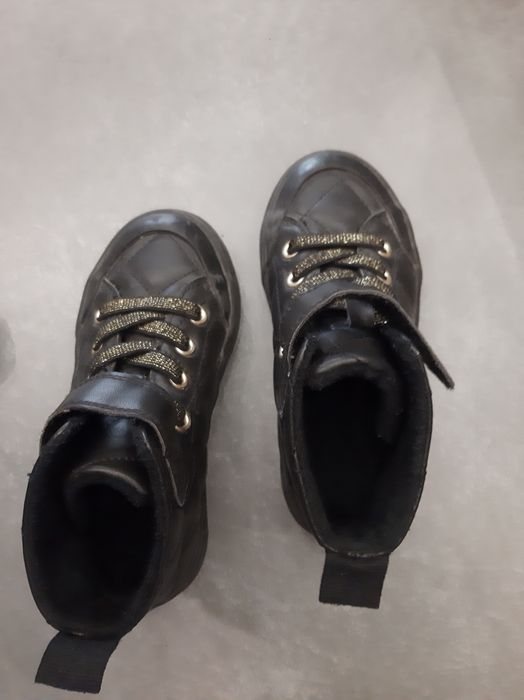 Czarne trampki H&M wysokie ciepłe rozm.26 ekoskóra