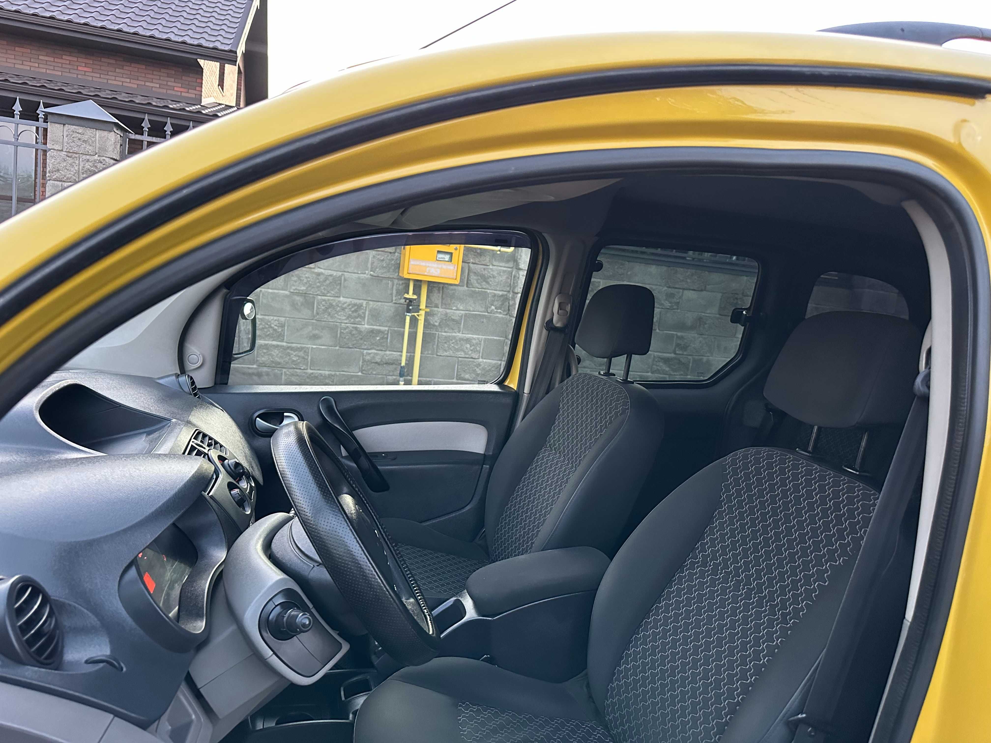 Renault Kangoo 2009 Оригінальний пасажир
