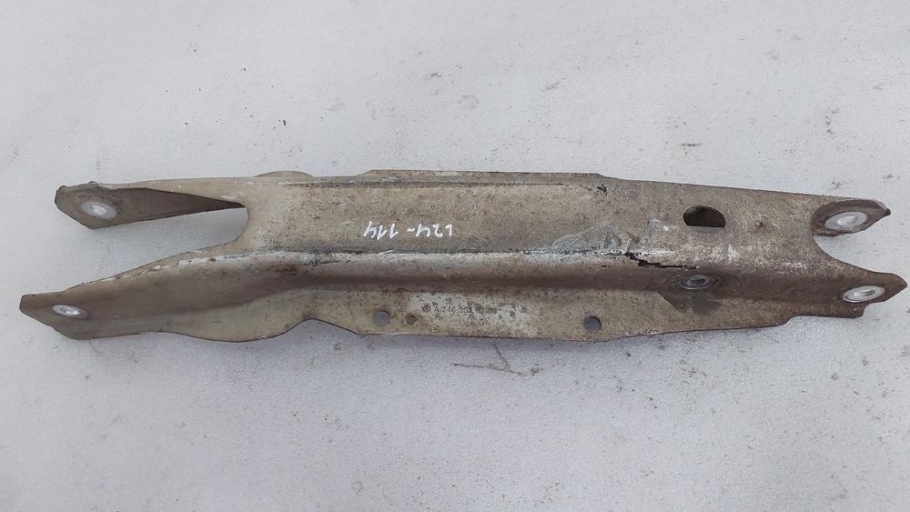 Braço de suspensão trás esquerdo MERCEDES-BENZ CLA Coupé (C117)