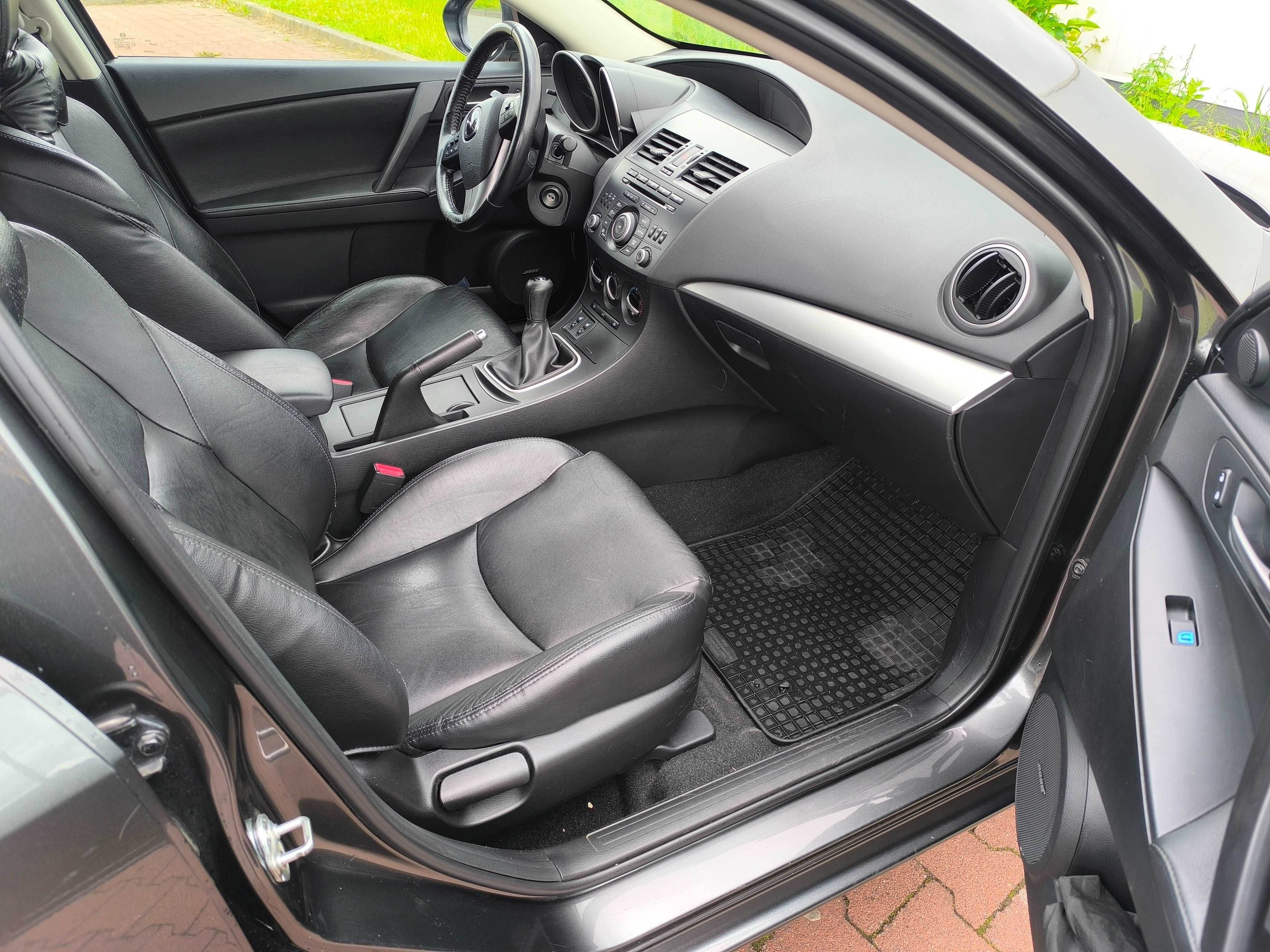 Mazda 3 Skyactiv - G. 2012. 156km.
