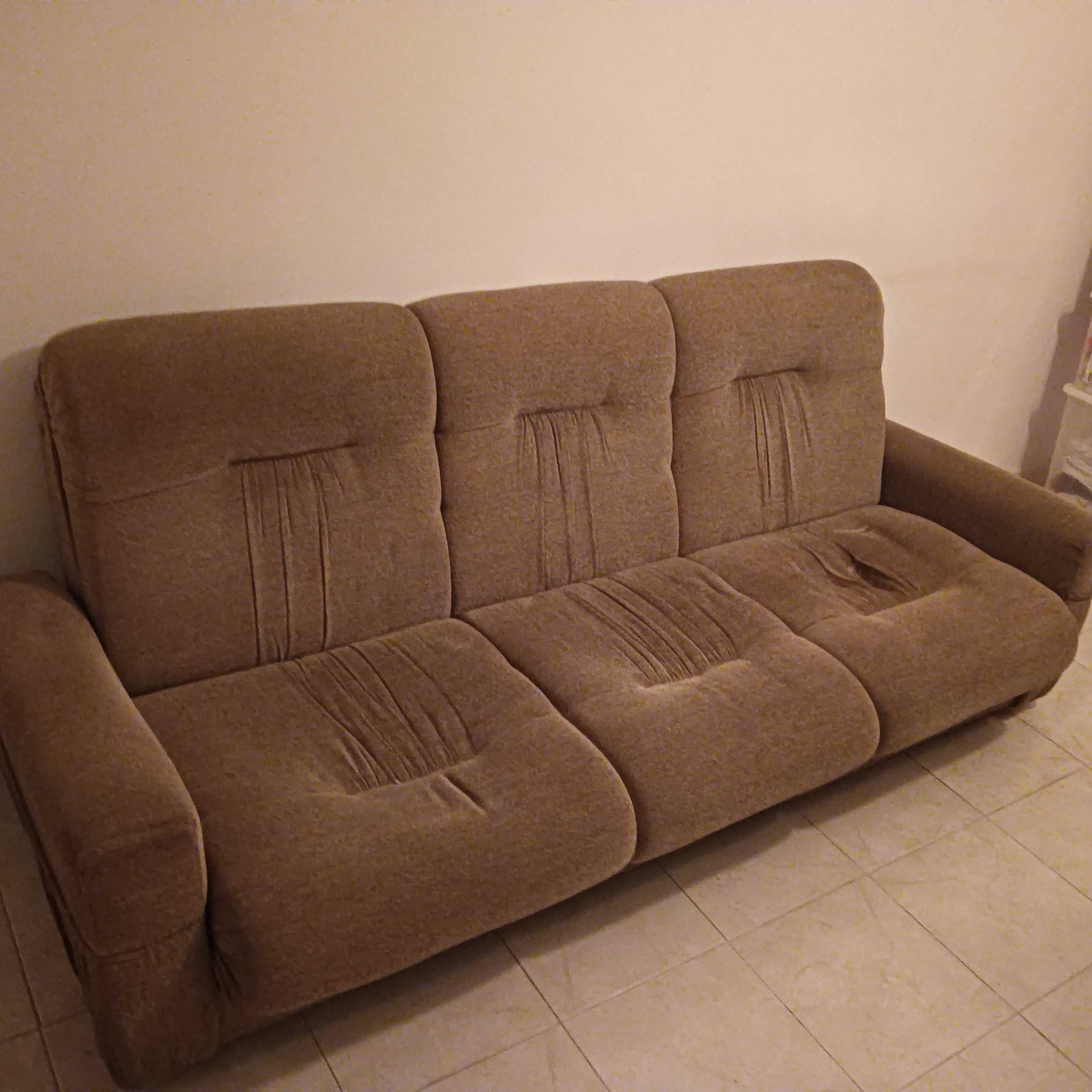 Sofá 3 Lugares Confortável à Venda!