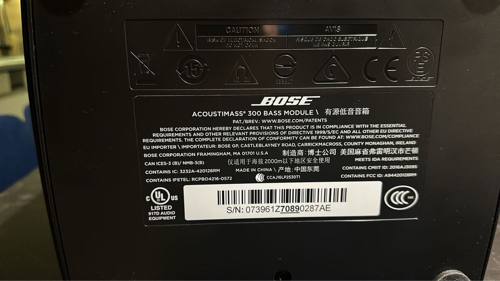 Subwoofer Bose Acoustimass 300 ładny stan, pilot.