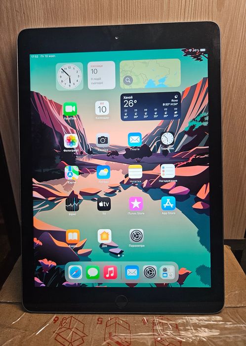 Продам iPad 5 32gb wi fi Apple планшет