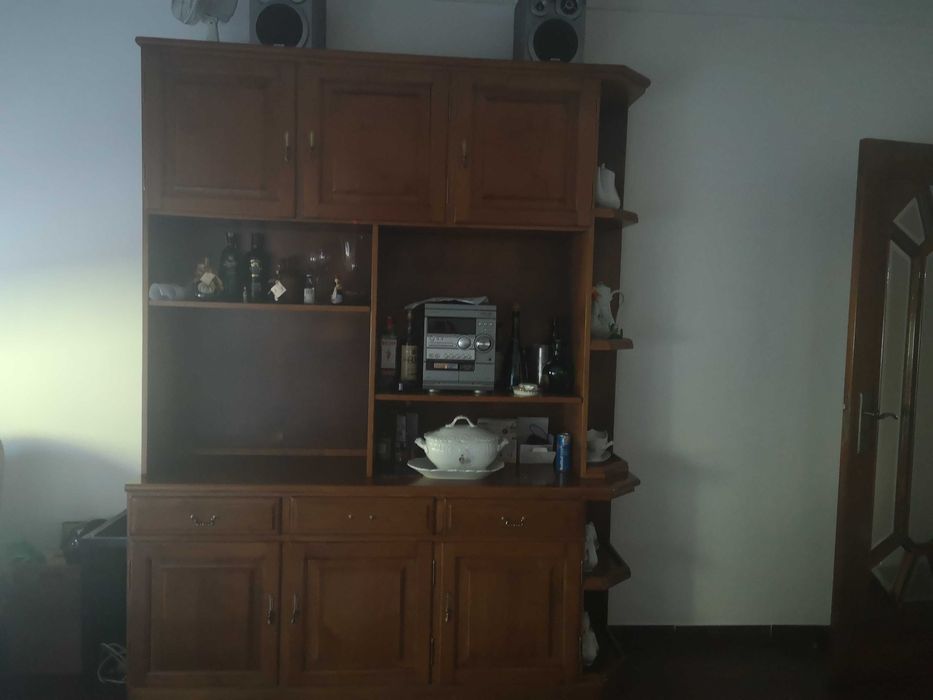 Móvel de sala em castanho