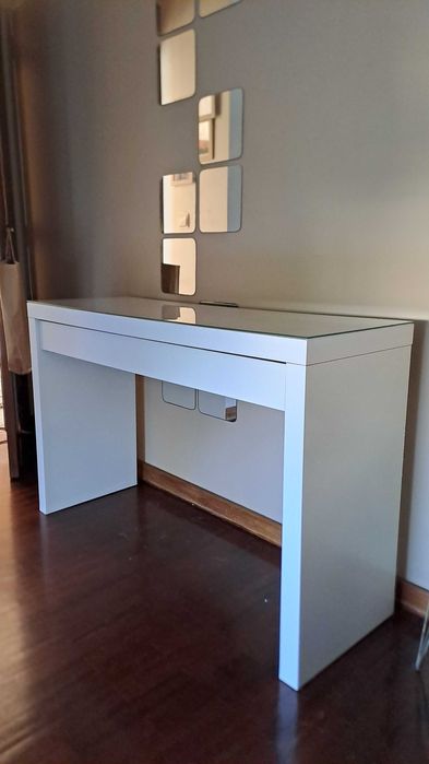 Mesa de quarto MALM Ikea