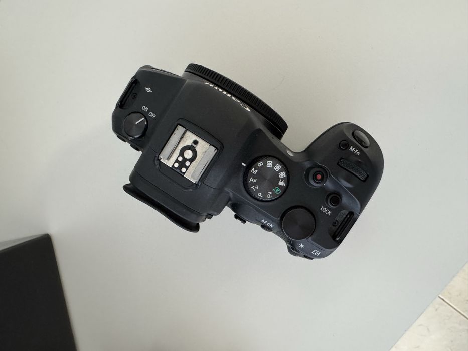 Canon R6 + 3 baterias + Acessórios