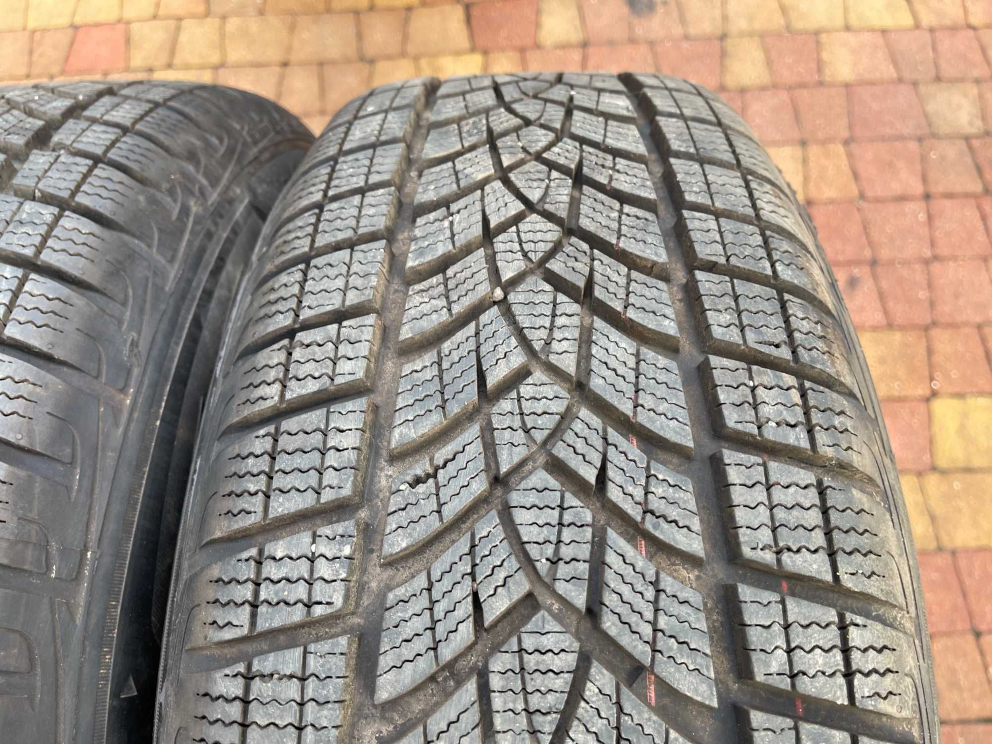 3735. Opony zimowe 225/60/18 Goodyear 9mm 2024r jak nowe cena za 2szt