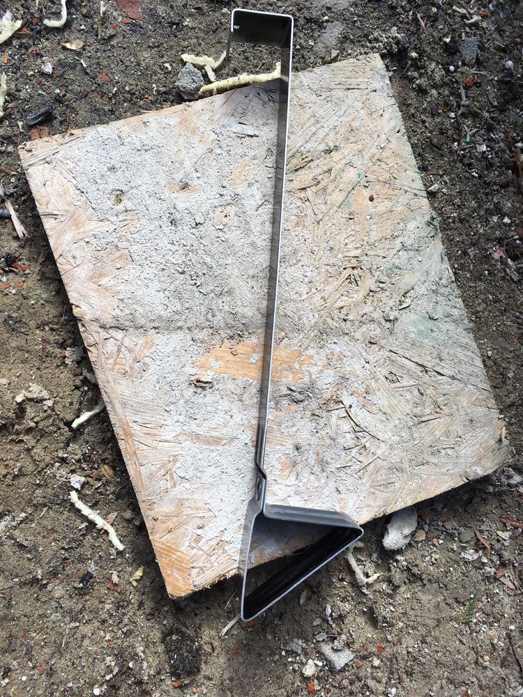 Śniegołap dachówki betonowej, cementowej i karpiówki w kolorze antracy