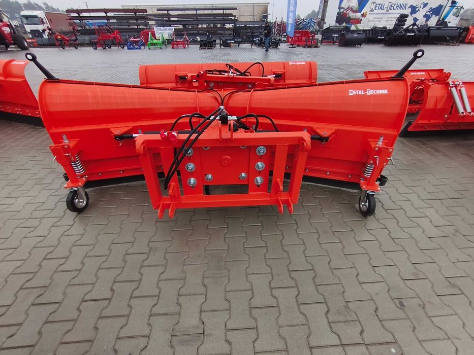 Pług komunalny składany Metal Technik do ładowarki ciągnika wózka