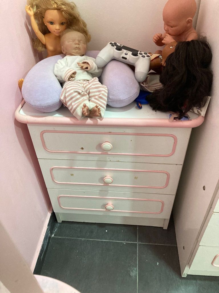 Quarto de criança cama sem colchão
