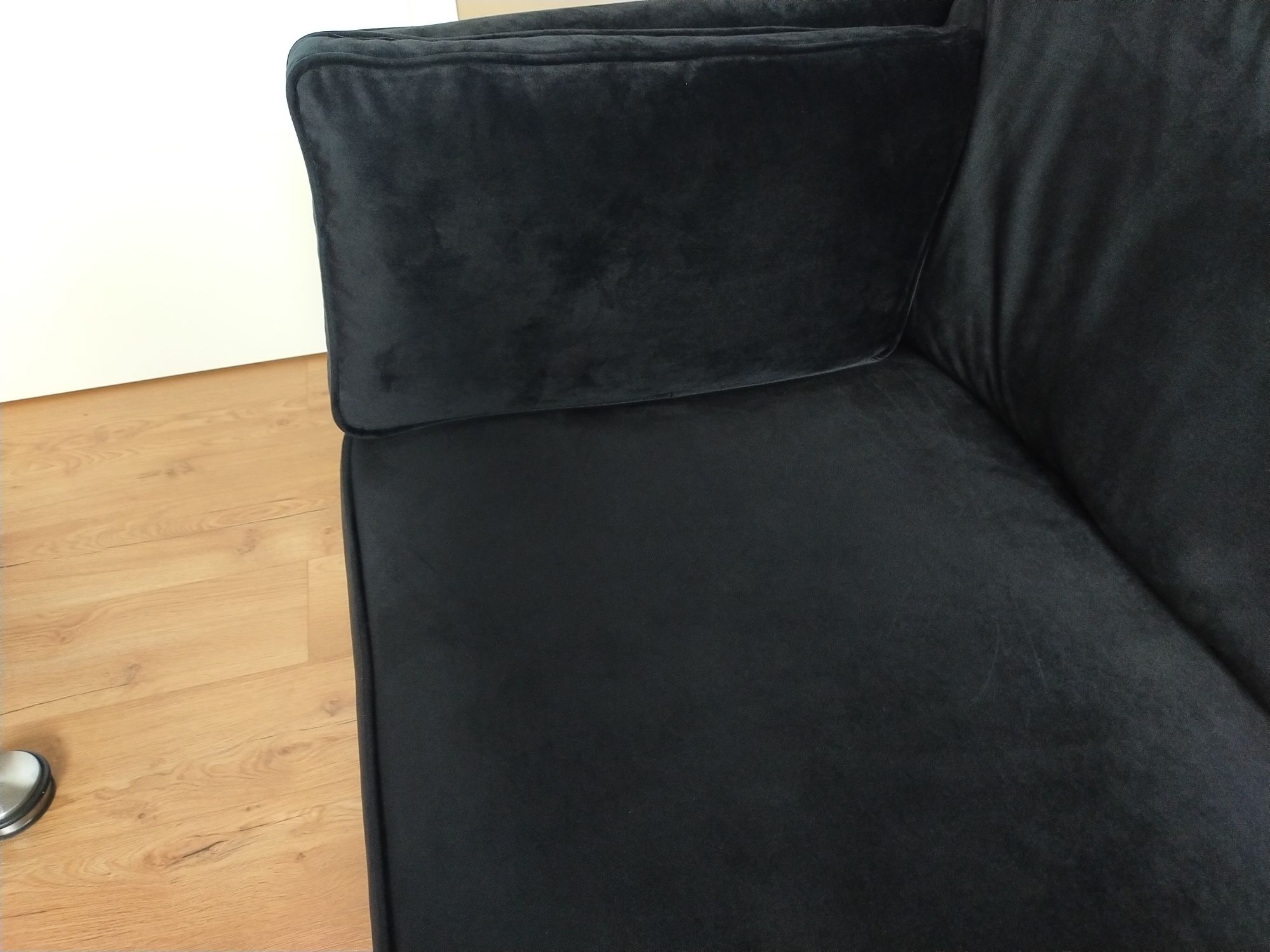 Stylowa czarna Sofa 3-osobowa  polskiego producenta