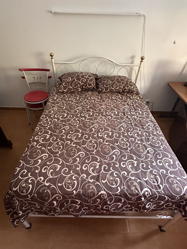 Cama de casal com colchao