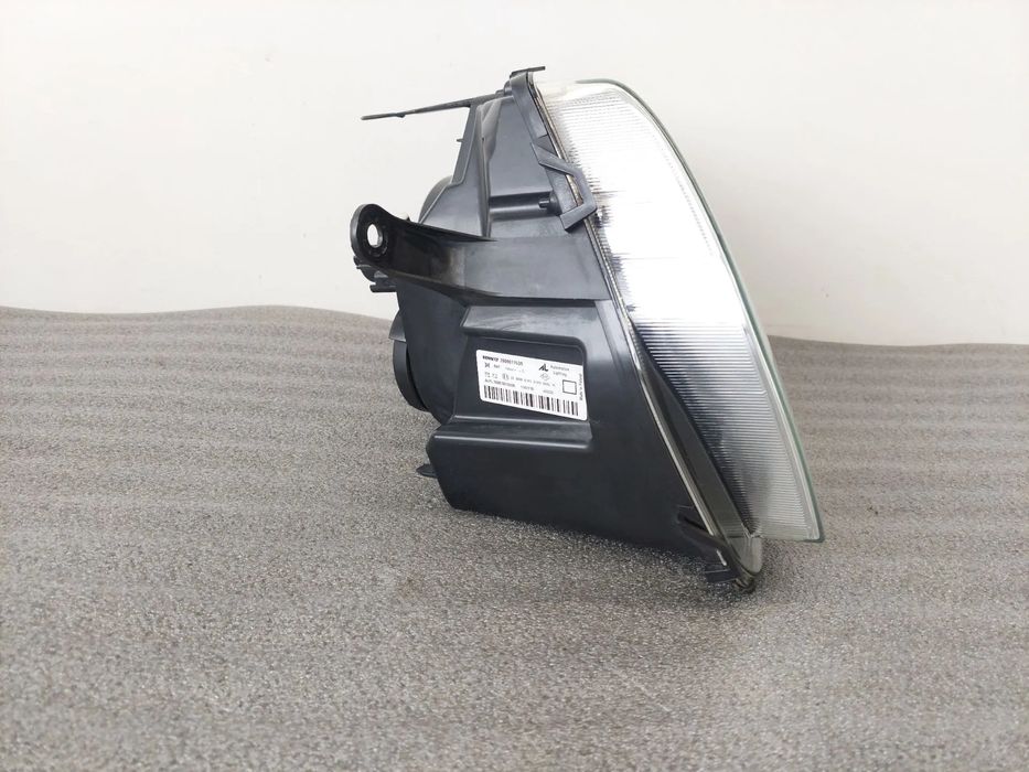 Ótica / farol esquerda DACIA Duster (HS_)