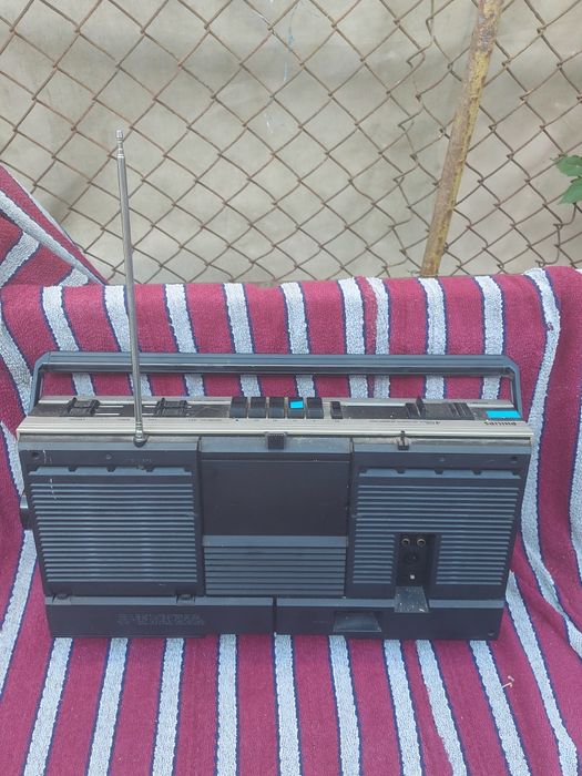 Stary Radiomagnetofon PHILIPS duży