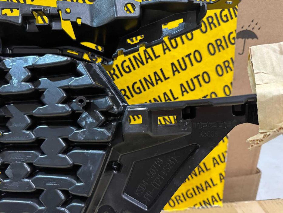 Решітка радіатора Mazda CX-5 KF 2022-2025  Нова Оригінал