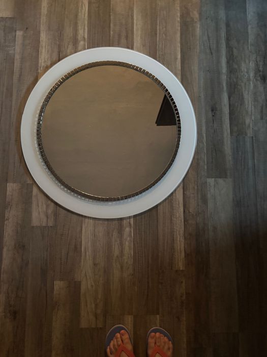 Lustro łazienkowe  średnica 70 cm ze srebrnymi koralikami i biała obwó