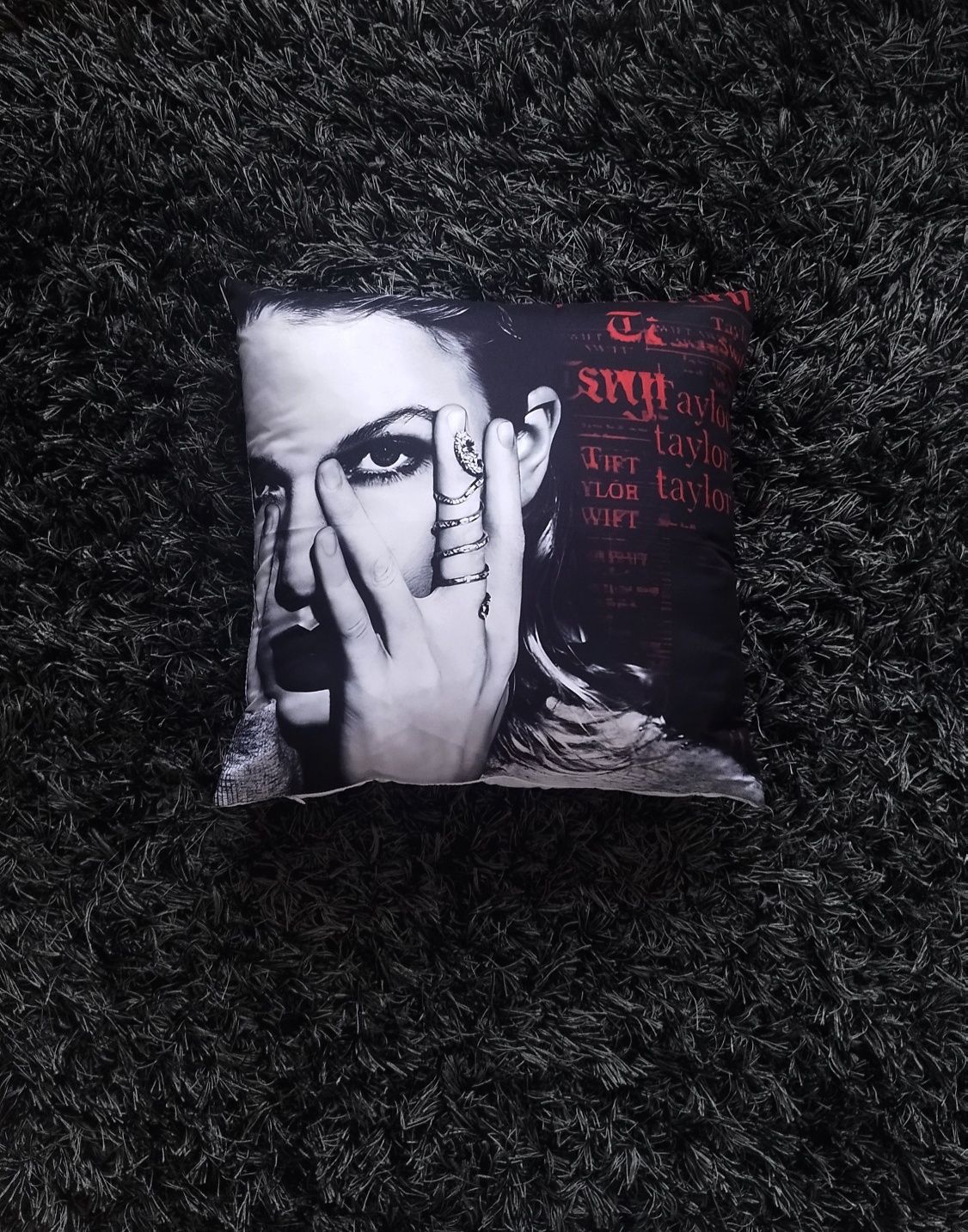 Poduszka Taylor Swift reputation 45x45