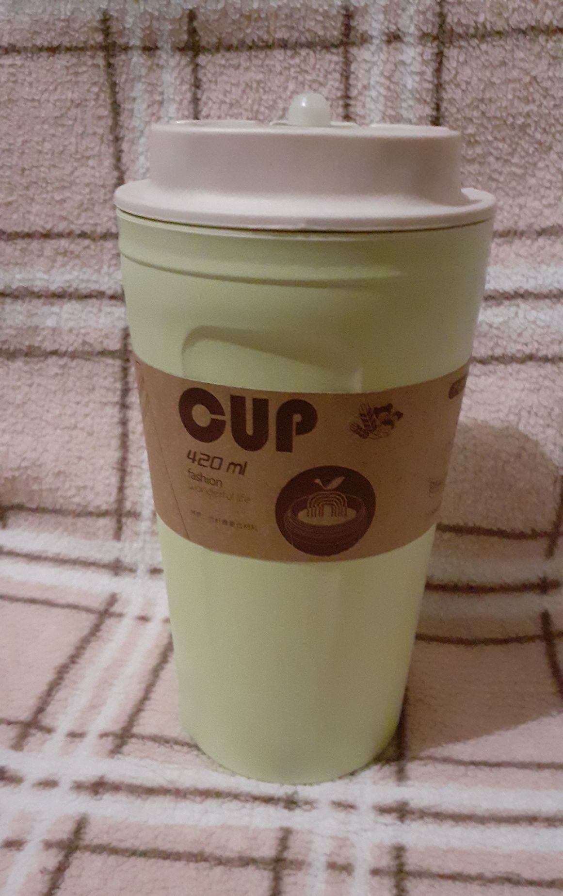 Кавова чашка із екологічно чистого матеріалу