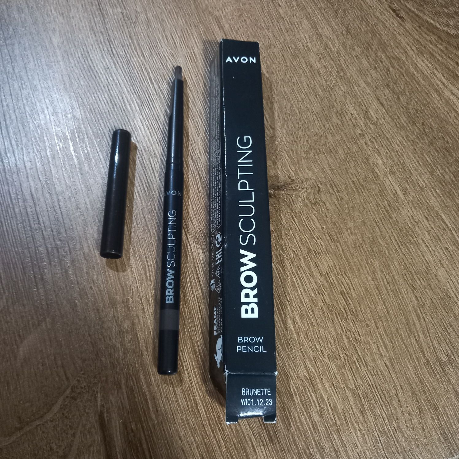 Avon Brow Sculpting kredka do modelowania brwi Brunette