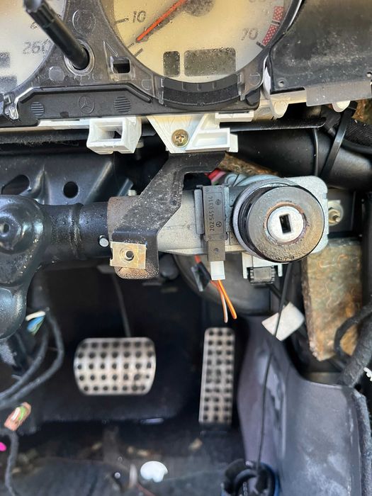 Stacyjka automat + kluczyk Mercedes SLK R170