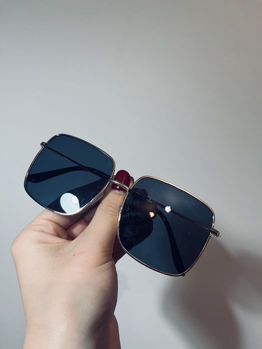 Okulary przeciwsloneczne damskie zlota ramka